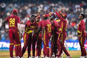 WI vs ENG: ICC इवेंट में इंग्लैंड के लिए फिर काल बनी वेस्ट इंडीज, रदरफर्ड- मोती ने पलटी बाजी, अंग्रेजों की 30 रन से हार SportsTak Hindi