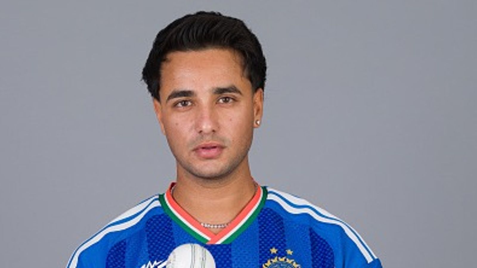 T20 World Cup 2026: अभिषेक शर्मा की पाकिस्तान से टकराने की तैयारी शुरू, खास शख्स को बुलाया दिल्ली, कोलंबो रवाना होने से पहले साथ रहेंगे कोलंबो रवाना होने से पहले अपने निजी ट्रेनर के साथ रहेंगे अभिषेक शर्मा (PC: Getty)