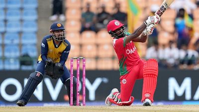 T20 World Cup 2026: ओमान के बल्लेबाज ने 43 साल 161 दिन की उम्र में लगाई फिफ्टी, वर्ल्ड रिकॉर्ड किया अपने नाम SportsTak Hindi