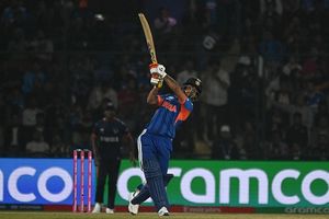 इशान किशन ने एमएस धोनी को पछाड़ा, ऐसा करने वाले बने भारत के पहले विकेटकीपर बैटर SportsTak Hindi