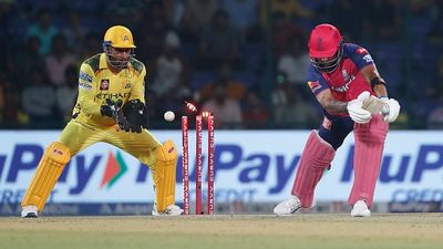 रवींद्र जडेजा नहीं, IPL 2026 के लिए ये खिलाड़ी होगा राजस्थान रॉयल्स का नया कप्तान, संजू सैमसन की लेगा जगह! SportsTak Hindi