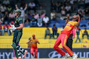 T20 World Cup 2026 का सबसे बड़ा उलटफेर, जिम्बाब्वे ने ऑस्ट्रेलिया को 23 रन से चटाई धूल, 2007 वाला कमाल दोहराया SportsTak Hindi