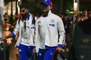 IND vs PAK: पाकिस्तान से टकराने के लिए कोलंबो पहुंची टीम इंडिया, नेट सेशन में अभिषेक शर्मा की परीक्षा, Video SportsTak Hindi