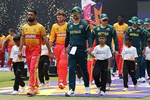 ऑस्ट्रेलिया को टी20 वर्ल्ड कप में रौंदने वाले जिम्बाब्वे के कप्तान को इंग्लैंड की इस टीम ने किया साइन, ऑस्ट्रेलियाई स्टार की जगह मिला मौका SportsTak Hindi