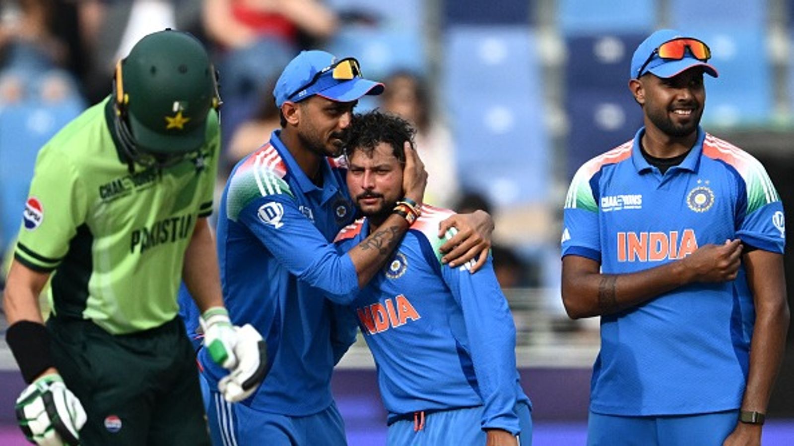 IND vs PAK : टीम इंडिया की प्लेइंग इलेवन में कुलदीप यादव को जगह मिलेगी या नहीं? सूर्यकुमार यादव ने दिया ये संकेत पाकिस्तान के खिलाफ एक मैच में विकेट लेने के बाद कुलदीप यादव