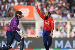 T20WC : आदिल की फिरकी और टॉम की बवाली पारी के आगे स्कॉटलैंड ने टेके घुटने, इंग्लैंड ने जीत से सुपर 8 की तरफ बढ़ाया कदम SportsTak Hindi