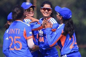 IND vs PAK : भारत के सामने नहीं टिक सका पाकिस्तान, 93 पर ढेर करके इंडिया ने 8 विकेट से दर्ज की बड़ी जीत SportsTak Hindi