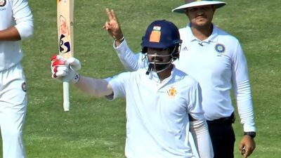 Ranji Trophy: केएल राहुल ने ठोका 25वां फर्स्ट क्लास शतक, लगातार दूसरे मैच में लगाया सैकड़ा, सेमीफाइनल में कर्नाटक मजबूत SportsTak Hindi