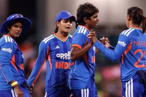 IND vs AUS: टीम इंडिया ने ऑस्ट्रेलिया को 21 रन से धूल चटाई, अरुंधति-शेफाली के धमाल से मारी बाजी SportsTak Hindi