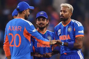 IND vs PAK 2026: भारत ने पाकिस्तान को 61 रन से रौंदकर बनाए रखा दबदबा, सुपर-8 में बनाई जगह, किशन-बॉलर्स छाए SportsTak Hindi