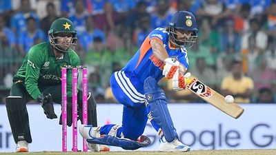 IND vs PAK: इशान किशन की मां ने उनकी शादी को लेकर तोड़ी चुप्पी, पाकिस्तान के खिलाफ जीत के बाद जानें क्या कहा? SportsTak Hindi