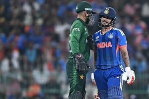 इशान किशन की तारीफ करते नहीं थक रहे पाकिस्तानी कोच, अपनी टीम की लगाई लताड़, बोले- वह बेसिक्स से भटक गए SportsTak Hindi