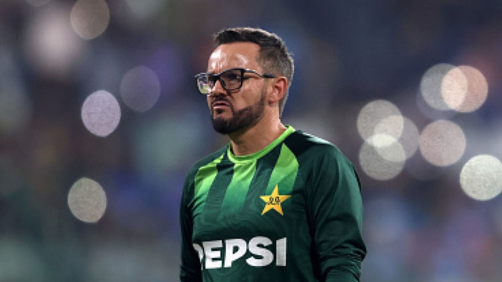 IND vs PAK: बॉलिंग क्यों ली, तारिक को लाने में देरी कैसे हुई, पाकिस्तानी कोच ने भारत से हार के बाद बताई अंदर की बातें पाकिस्तान के हेड कोच माइक हेसन. (Photo: Getty)