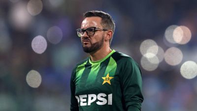 IND vs PAK: बॉलिंग क्यों ली, तारिक को लाने में देरी कैसे हुई, पाकिस्तानी कोच ने भारत से हार के बाद बताई अंदर की बातें SportsTak Hindi