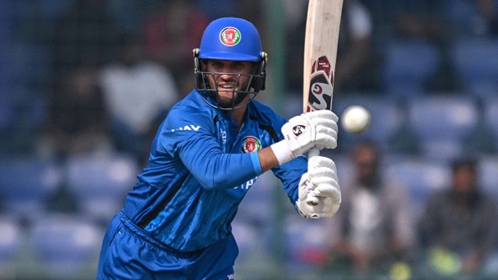 AFG vs UAE: जादरान-उमरजई ने दिलाई अफगानिस्तान को टी20 वर्ल्ड कप 2026 में पहली जीत, यूएई को 5 विकेट से हराया अजमतुल्लाह उमरजई ने ऑलराउंड प्रदर्शन किया (PC: Getty)