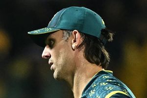 श्रीलंका से मिली हार के बाद मिचेल मार्श अब किस्मत के सहारे, इन खिलाड़ियों को ठहराया दोषी SportsTak Hindi