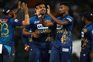 श्रीलंका को लगा बड़ा फटका, 'बेबी मलिंगा' के नाम से मशहूर तेज गेंदबाज बाहर, जानें क्या है मामला ? SportsTak Hindi