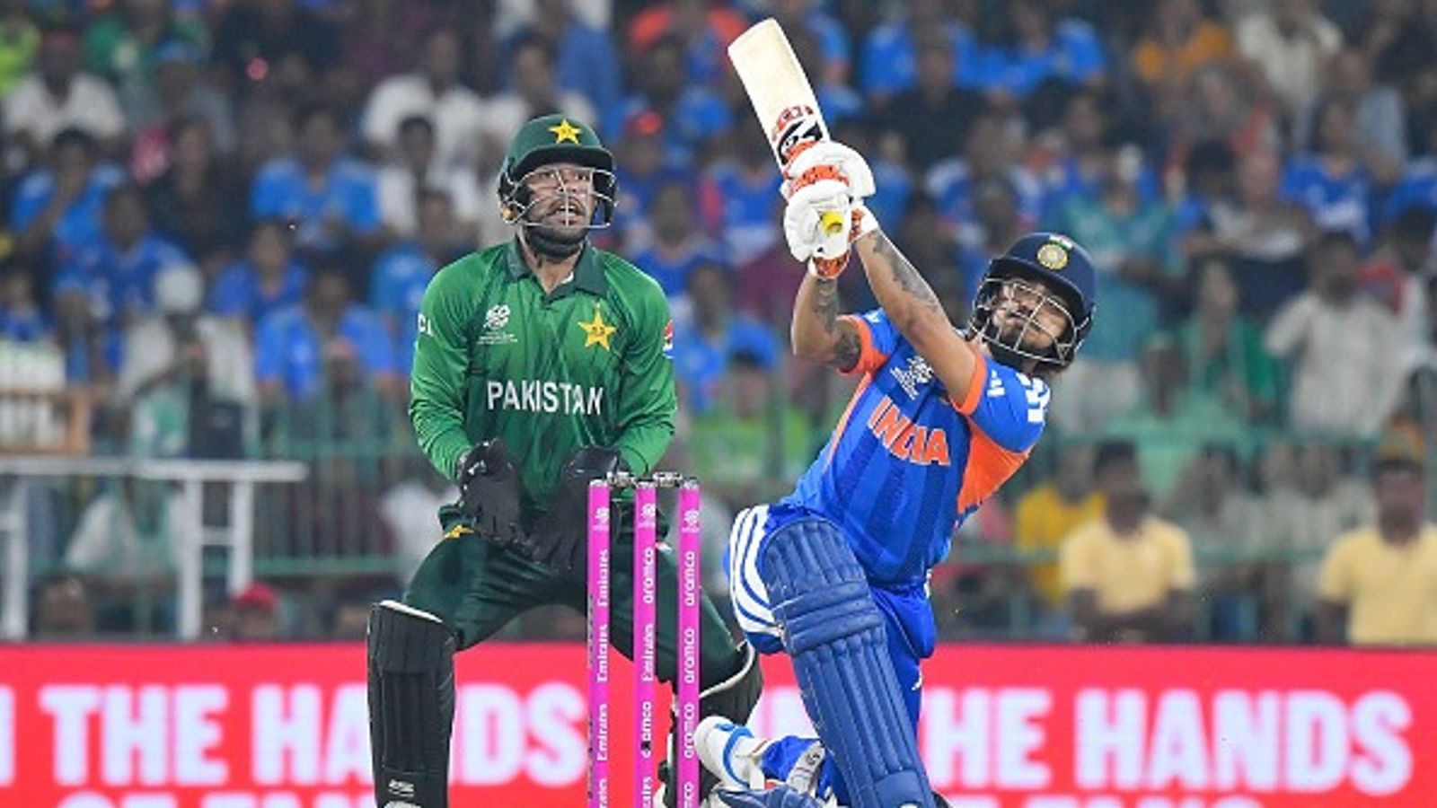 टी20 वर्ल्ड कप 2026 में बल्ले से कहर बरपाने वाले इशान किशन को ICC रैंकिंग्स में बड़ा फायदा बैटिंग के दौरान इशान किशन (PHOTO: GETTY)