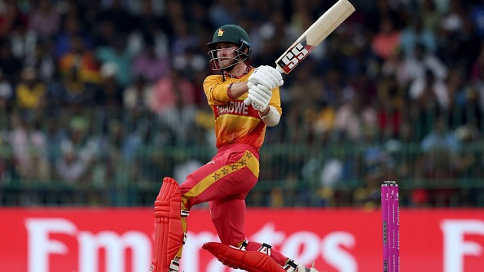 T20 WC : ओपनर नंबर वन! जिम्बाब्वे के इस बैटर को कोई नहीं कर सका आउट, अब भारत की लिए बन सकता है खतरा, जानें क्यों ? एक मैच के दौरान शॉट खेलते हुए ब्रायन बेनेट