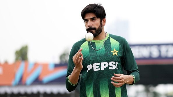 ट्रेनिंग के दौरान उस्मान तारिक (photo: getty)