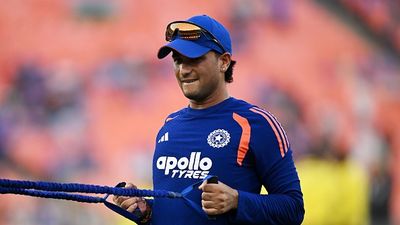 IND vs SA : 0,0,0, शून्य पर सवार अभिषेक शर्मा क्या अगले मैच से रहेंगे बाहर? गेंदबाजी कोच ने दी बड़ी अपडेट Abhishek Sharma of India