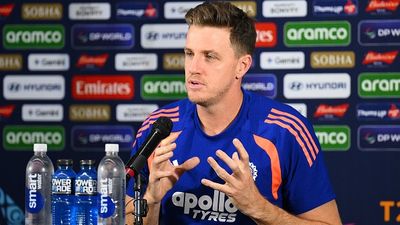 T20 World Cup: अहमदाबाद की 'खराब' पिच के बचाव में उतरे भारतीय कोच मोर्केल, IND vs SA मैच से पहले जानें क्या कहा? SportsTak Hindi