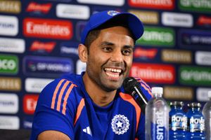 IND vs SA: 'टीम इंडिया की बैटिंग का बम अभी नहीं फटा है', सूर्या के सामने आया दिलचस्प सवाल, जानिए क्या दिया जवाब SportsTak Hindi