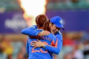 भारत ने 10 साल बाद ऑस्ट्रेलिया में जीती T20 सीरीज, मांधना-जेमिमा ने बल्ले से काटा बवाल SportsTak Hindi