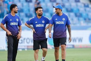 'सूर्यकुमार यादव की वजह से रिंकू को नहीं मिल रहा मौका', संजय मांजरेकर ने क्यों कहा ऐसा ? SportsTak Hindi