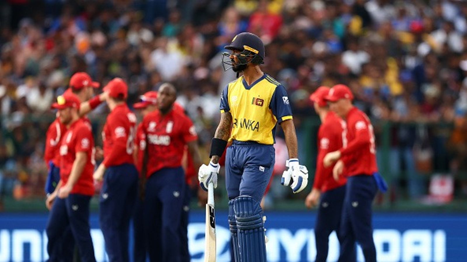 इंग्लैंड से हार के चलते क्या श्रीलंका अब T20 वर्ल्ड कप से बाहर? जानें ये बुरा समीकरण इंग्लैंड के सामने आउट होने के बाद कामिल मिशारा