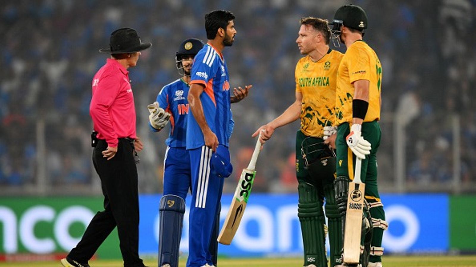 IND vs SA: वाशिंगटन सुंदर ने खोया आपा, बीच मैदान डेविड मिलर से भिड़े, अंपायर को करना पड़ा बीच-बचाव, Video वाशिंगटन सुंदर और डेविड मिलर के बीच बहस (PC: GETTY)