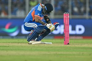 भारत कैसे अगले दोनों मैच जीतकर भी सुपर-8 से हो सकता है बाहर, ऐसे टूट जाएगा सूर्या का सपना SportsTak Hindi