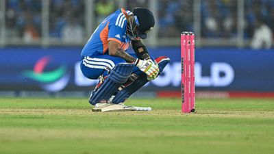 भारत कैसे अगले दोनों मैच जीतकर भी सुपर-8 से हो सकता है बाहर, ऐसे टूट जाएगा सूर्या का सपना SportsTak Hindi