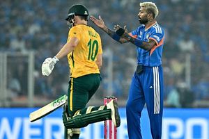 टीम इंडिया को घमंड के चलते मुंह की खानी पड़ी! साउथ अफ्रीका के खिलाफ हार के बाद गावस्कर का चौंकाने वाला बयान SportsTak Hindi