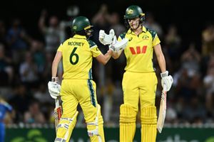 IND W vs AUS W: ऑस्ट्रेलिया ने टीम इंडिया के वर्ल्ड चैंपियन होने की हेकड़ी निकाली, 70 गेंद पहले हासिल किया 214 का लक्ष्य, 6 विकेट से जीता मैच SportsTak Hindi