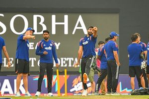 भारत को अगर सुधारना है अपना नेट रन रेट तो जिम्बाब्वे के खिलाफ इतने ओवरों में जीतना होगा मैच, समझें पूरा गणित SportsTak Hindi