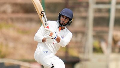 Ranji Trophy Final: शुभम पुंडीर के शतक और हसन के 88 रन की बदौलत जम्मू का पहले दिन बोलबाला, कर्नाटक ले पाई सिर्फ 2 विकेट SportsTak Hindi