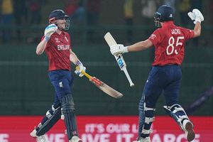 ENG vs PAK: पाकिस्तान वर्ल्ड कप से बाहर होने की कगार पर, ब्रूक के तूफानी शतक से इंग्लैंड ने 2 विकेट से रौंदा SportsTak Hindi