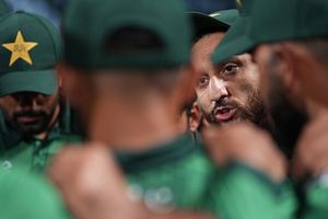 पाकिस्तान अभी भी टी20 वर्ल्ड कप सेमीफाइनल के लिए कर सकता है क्वालीफाई, ये तीन समीकरण आए सामने SportsTak Hindi