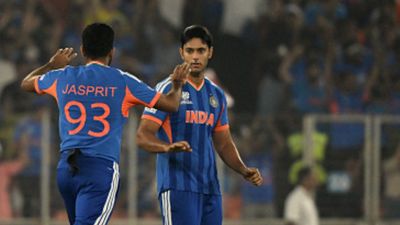 ICC T20I Rankings: शिवम दुबे की बैटिंग रैंकिंग में तगड़ी छलांग, बॉलिंग में बुमराह की बल्ले-बल्ले SportsTak Hindi