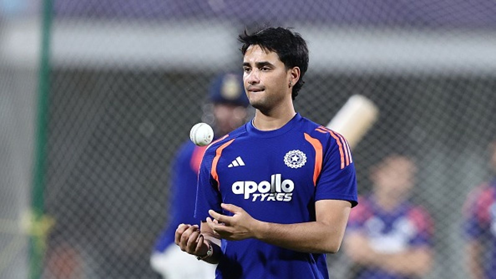 अभिषेक शर्मा की खराब फॉर्म पर टीम इंडिया के बैटिंग कोच ने तोड़ी चुप्पी, बताई अंदर की बात अभ्यास के दौरान अभिषेक शर्मा