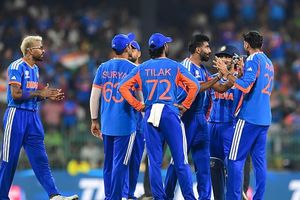 संजू सैमसन नहीं बल्कि इस 32 साल के खिलाड़ी को जिम्बाब्वे के खिलाफ खिलाना चाहते हैं रवि शास्त्री SportsTak Hindi