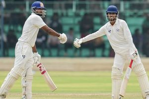 जम्मू-कश्मीर ने पहली पारी में बनाए 584 रन, फिर भी टूट सकता है पहली बार रणजी ट्रॉफी जीतने का सपना, ड्रॉ होने पर जानें कौन बनेगा चैंपियन? SportsTak Hindi