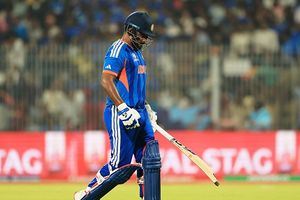 संजू सैमसन फिर हुए फ्लॉप, अच्छी शुरुआत के बावजूद कर दी गलती, मैनेजमेंट की टेंशन बढ़ी SportsTak Hindi