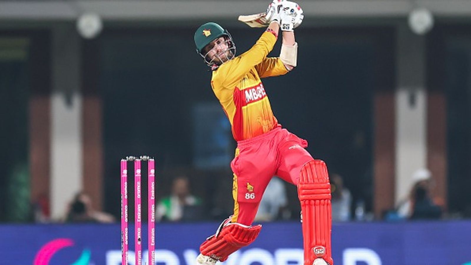 कौन हैं ब्रायन बेनेट, जिन्हें आउट करना मुश्किल ही नहीं नामुमकिन हो गया! क्रिकेटर्स के स्कूल से पढ़ाई और पिता है किसान ब्रायन बेनेट ने भारत के खिलाफ नॉटआउट 97 रन बनाए. (PC: Getty)