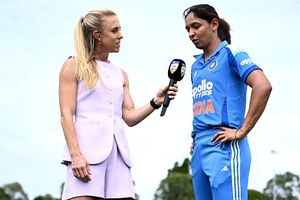 ऑस्ट्रेलिया से वनडे सीरीज हार के बाद हरमनप्रीत कौर का फूटा गुस्सा, बैटर्स को जमकर लताड़ा SportsTak Hindi