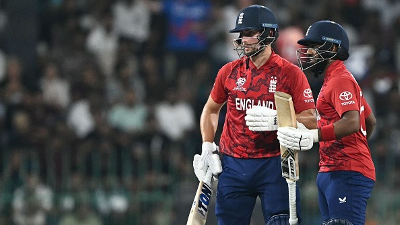 ENG vs NZ : इंग्लैंड ने पाकिस्तान को रखा जिंदा, न्यूजीलैंड को अंग्रेजों ने चार विकेट से दी मात इंग्लैंड को जीत दिलाने के बाद रेहान अहमद और विल जैक्स