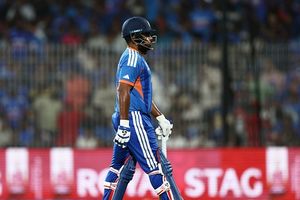 संजू सैमसन क्या फिर वेस्ट इंडीज के खिलाफ मैच से हो जाएंगे बाहर? असिस्टेंट कोच ने दी अपडेट SportsTak Hindi