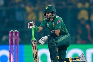 साहिबजादा के शतक पर श्रीलंका ने फेरा पानी, पाकिस्तान जीत कर भी टी20 वर्ल्ड कप से बाहर SportsTak Hindi