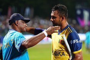 पाकिस्तान से हार के बाद श्रीलंका के सनथ जयसूर्या का माथा ठनका, कहा - 'किसी और को ढूंढ लो' SportsTak Hindi